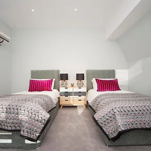 ※ Spacious Georgian Coach House & With Parking Holiday home