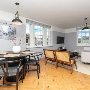 Street Penthouse Apartment